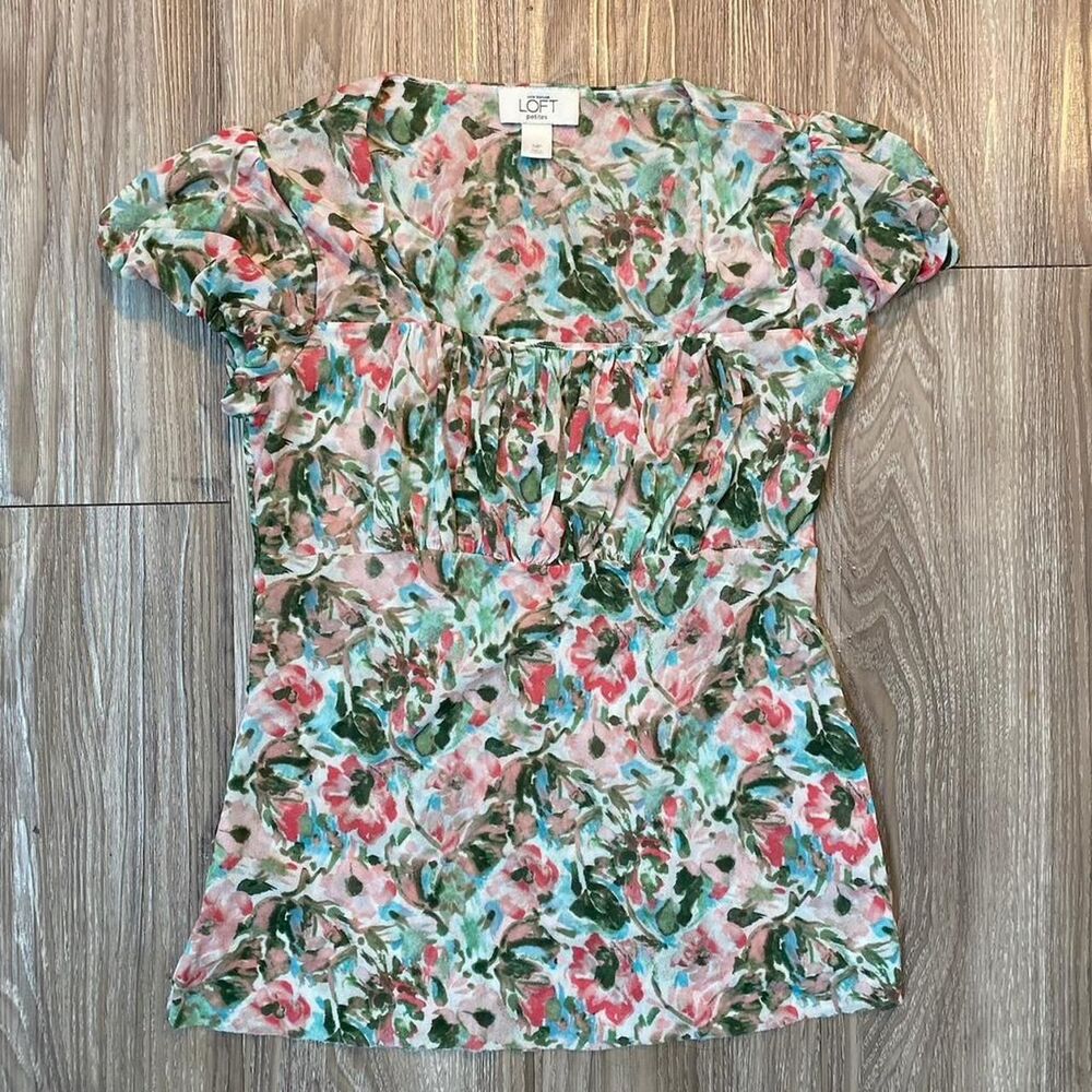 LOFT floral babydoll top size petite medium EUC